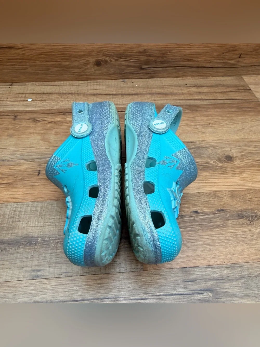 Crocs Blue Kids' size J2 Snowflake Clog Sandals